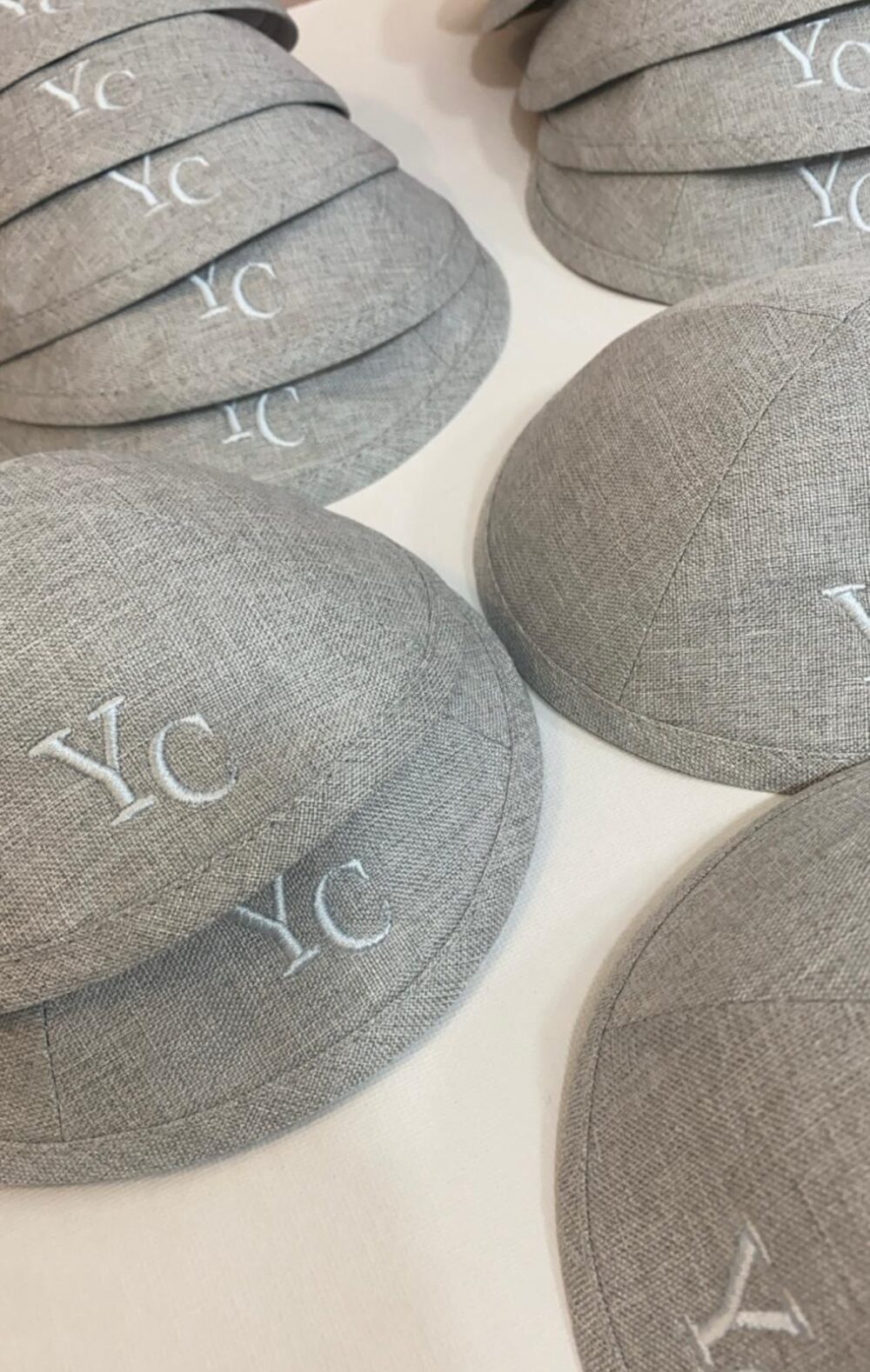 כיפה עם רקמה זהה (בכמות מעל 30 יח')